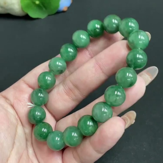 H32781013 African Emerald (Dulong Jade)