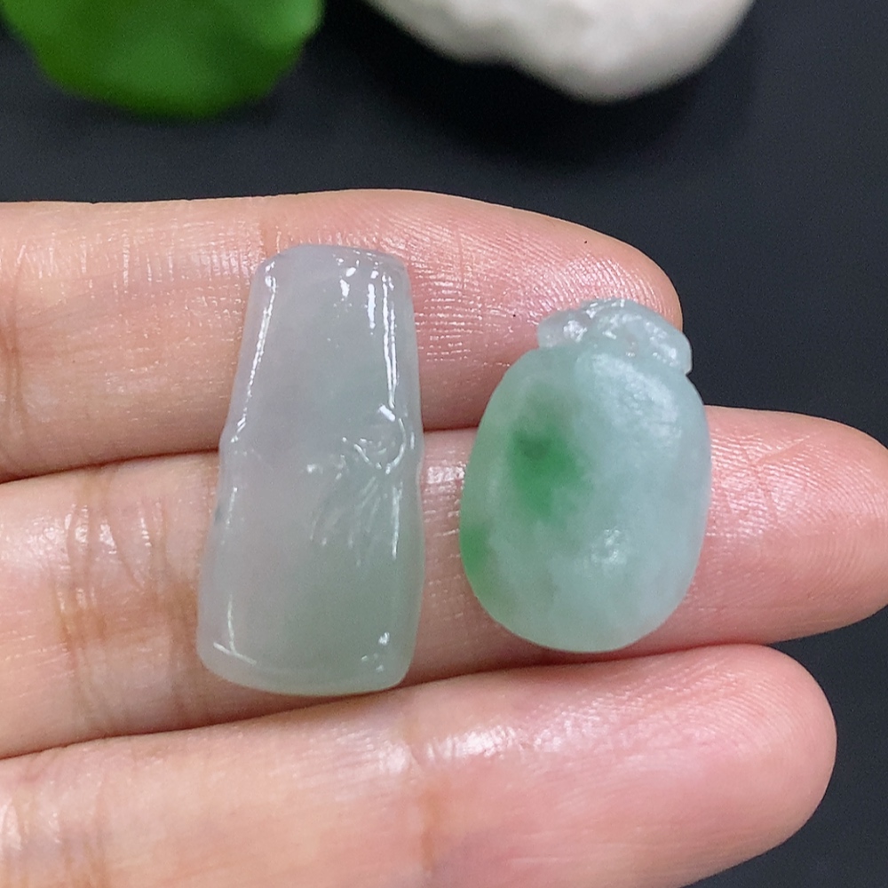 F26006149 Jadeite Pendants Sell as a Lot (Including Rough Pieces)