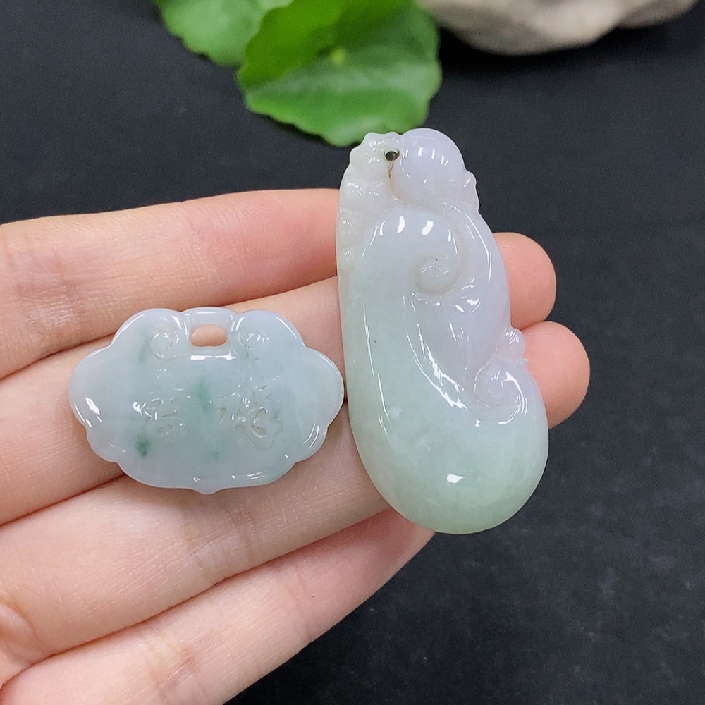F33868213 Jadeite Pendant