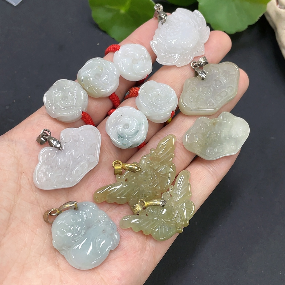 F16762352 Jadeite Pendant Non-Gold One Hand 12 Pieces