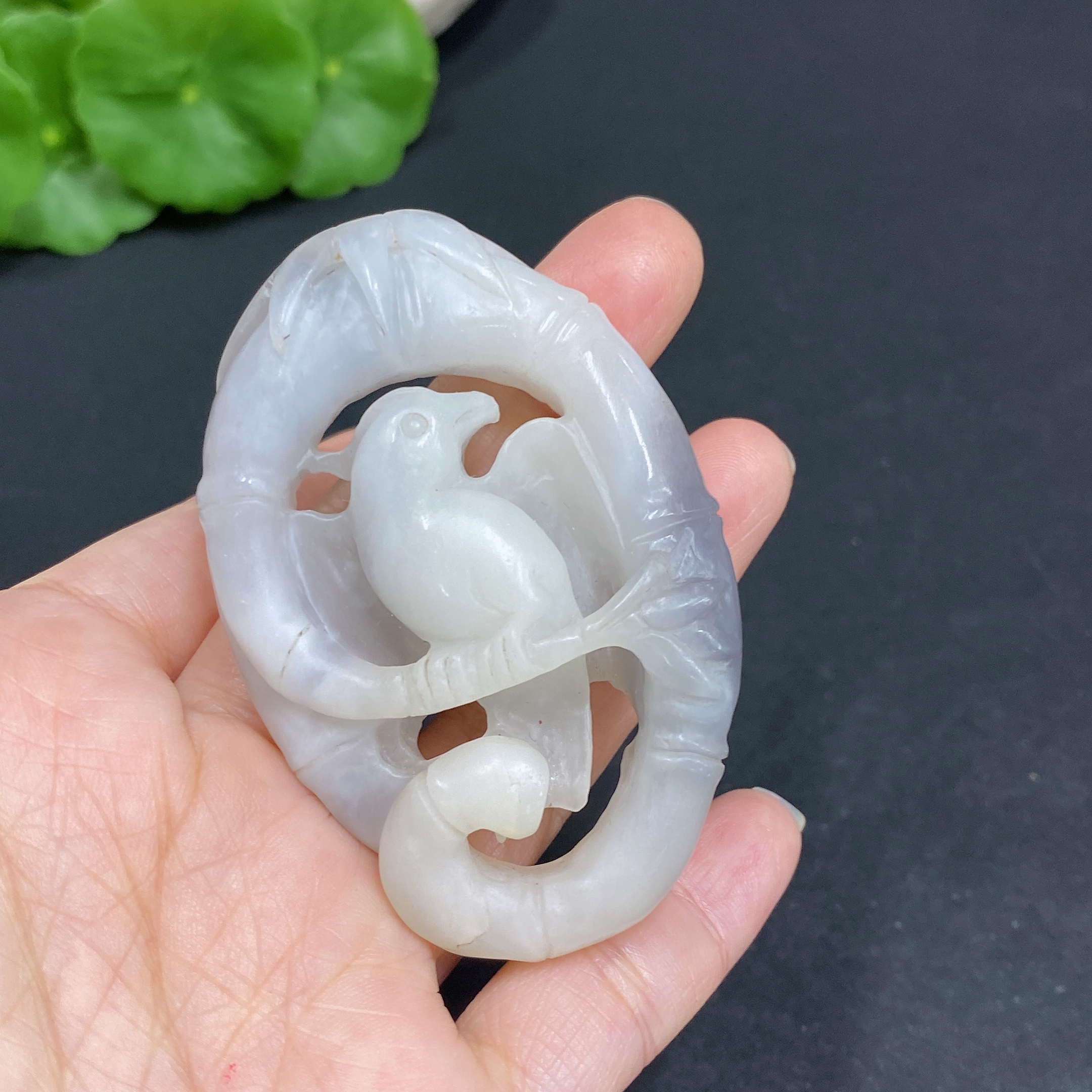 H34036311 Hetian Jade Pendant  Magpie  Total Weight Approx. 49.1g