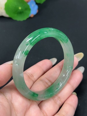 H41947347 非洲翠(独龙玉)正圈手镯 圈口56.9 货品总重约43.5g
