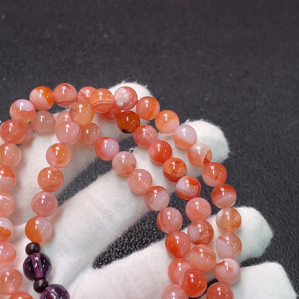 C34038038 South Red Agate Bead Strand with Visible Organic Matter, Non-Natural Accent Stones, Total Weight Approx. 52.91g, Bead Size ~7.7mm