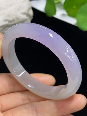 F42977711 翡翠正圈手镯 53.3圈口 货品总重约47.69克