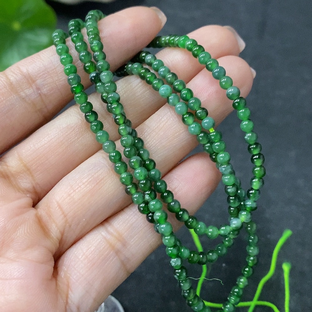 F34031770 Jadeite bead necklace, approx. 2.8mm, total weight approx. 8.2g