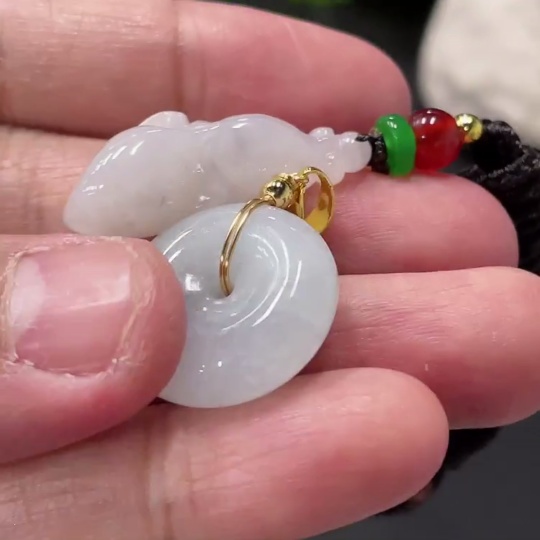 F35081683 Jadeite Pendant Sell as a Lot Non-Gold Beads Non-A