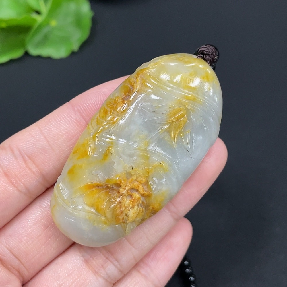 H27106090 Hetian Jade Pendant - Bamboo Section, Undetermined Skin Color Origin, Contains Other Mineral Components, Chain Not Hetian Jade, Total Weight Approximately (Including Chain) 51g