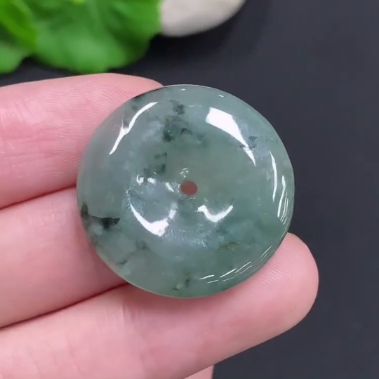 F35160197 Jadeite Peace Knot Total Weight Approximately 8.1g