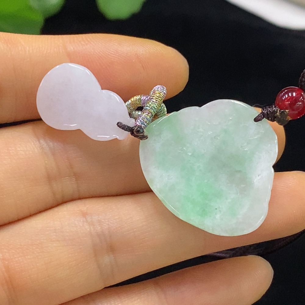 F34974109 Jadeite Pendant Sell as a Lot