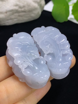 F46572978 翡翠挂件一手走