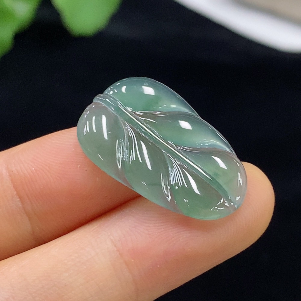 F34947633 Jadeite Leaf Inlay Piece Total Weight Approx. 2.15g