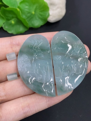 F46533592 翡翠鹿牌挂件+顶珠 货品总重约34.57g 一手走