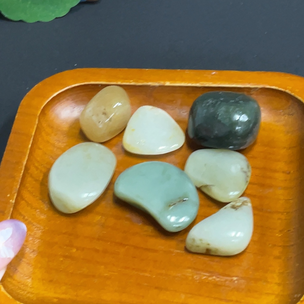 H33881689 Hetian Jade, undetermined cause of skin color, total weight approx. 45.4g