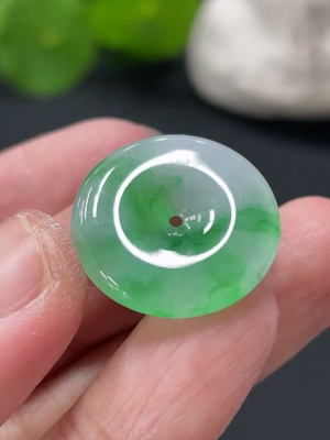 F32756084 JadeitePeace Pendant