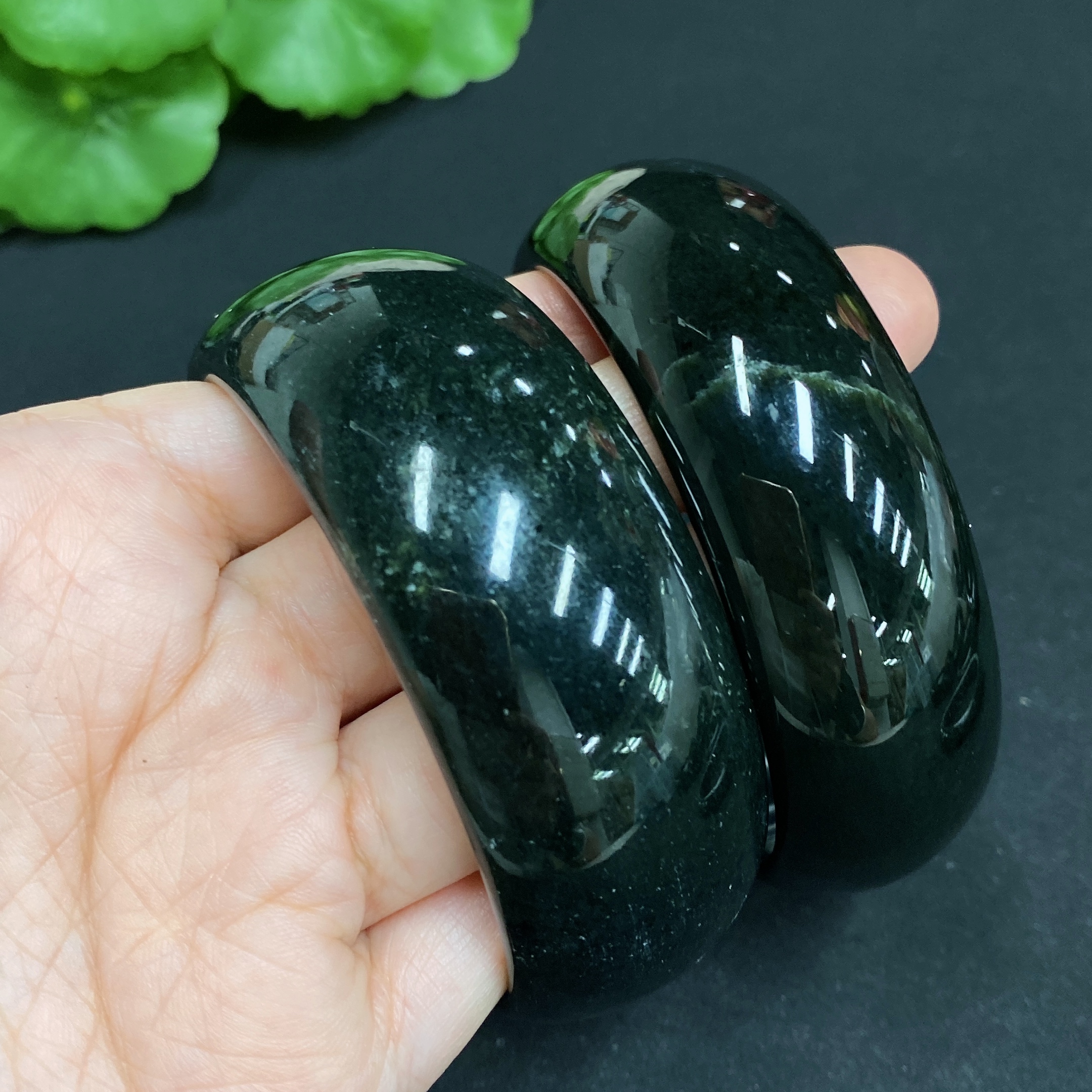 H34015174 Hetian Jade Round Bracelet Size 61.4/61.4 Total Weight Approx. 159g