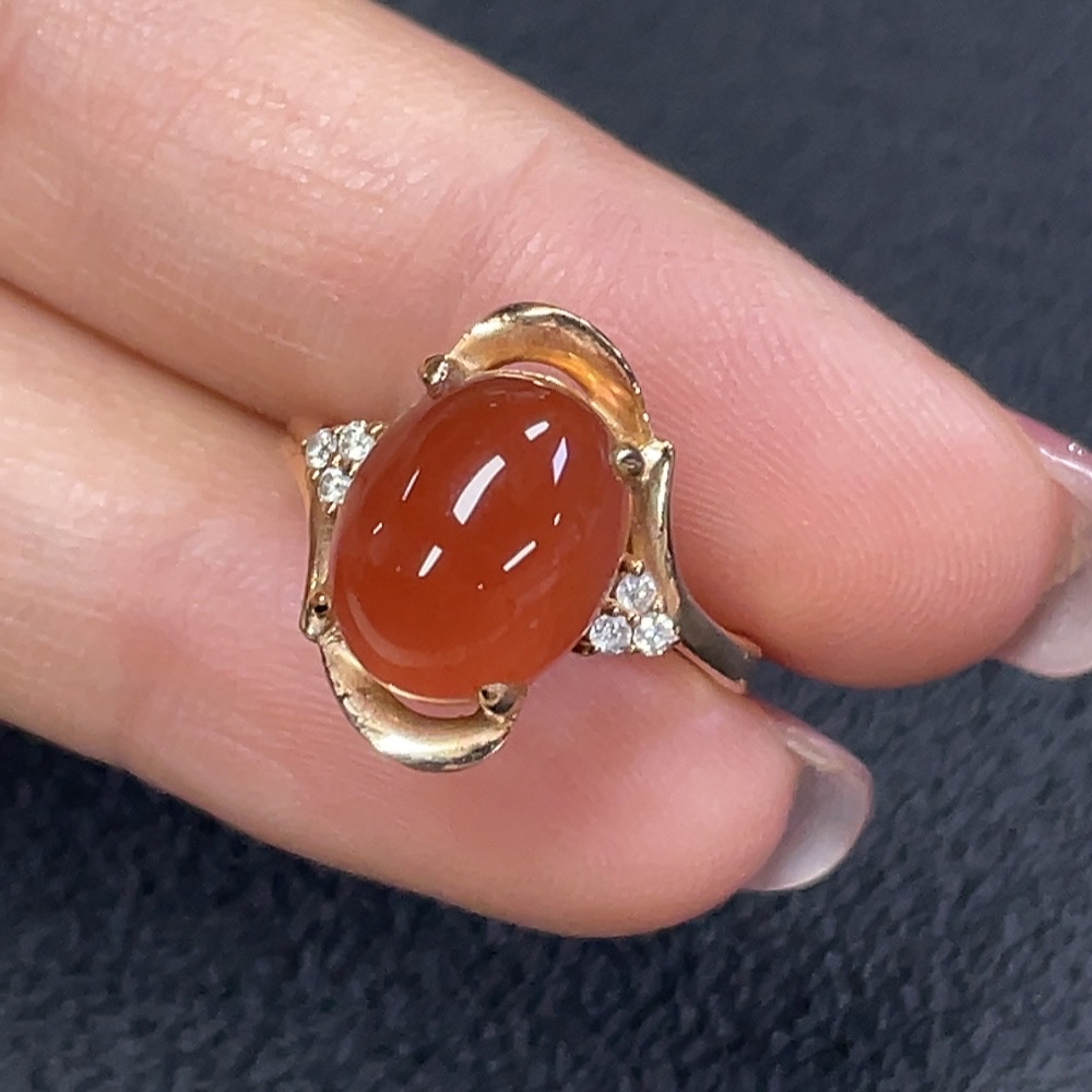 C27097812 Red Agate Inlaid Ring, 18k Gold, Size 13, Total Weight Approx. 3.81g