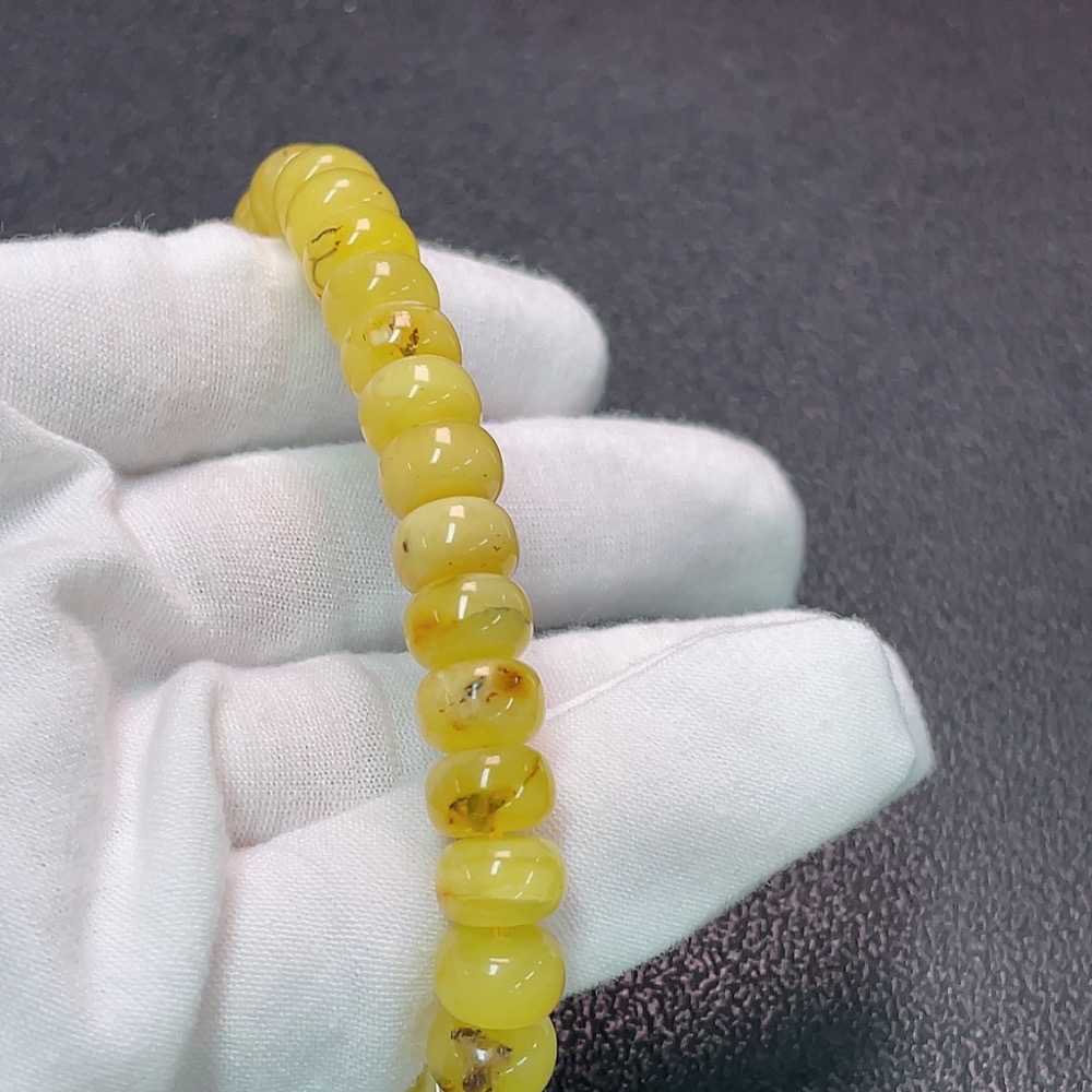C34006462 Amber and Beeswax Bracelet, Total Weight Approximately 11.08g, Size About 9.1mm