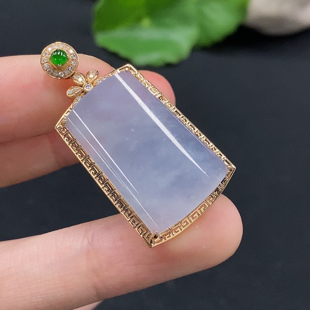 F33833542 Jadeite Plain Pendant Pendant with 18K Gold and Diamond Accents, Total Weight Approx. 5.32g