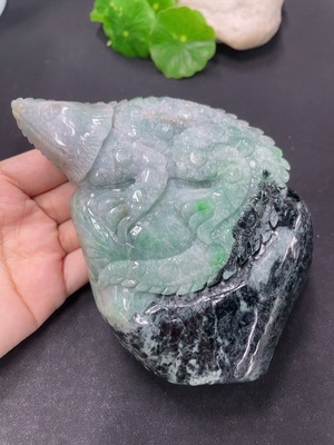 F46568003 翡翠蜥蜴摆件 货品总约重606.6g  含其他矿物质成分