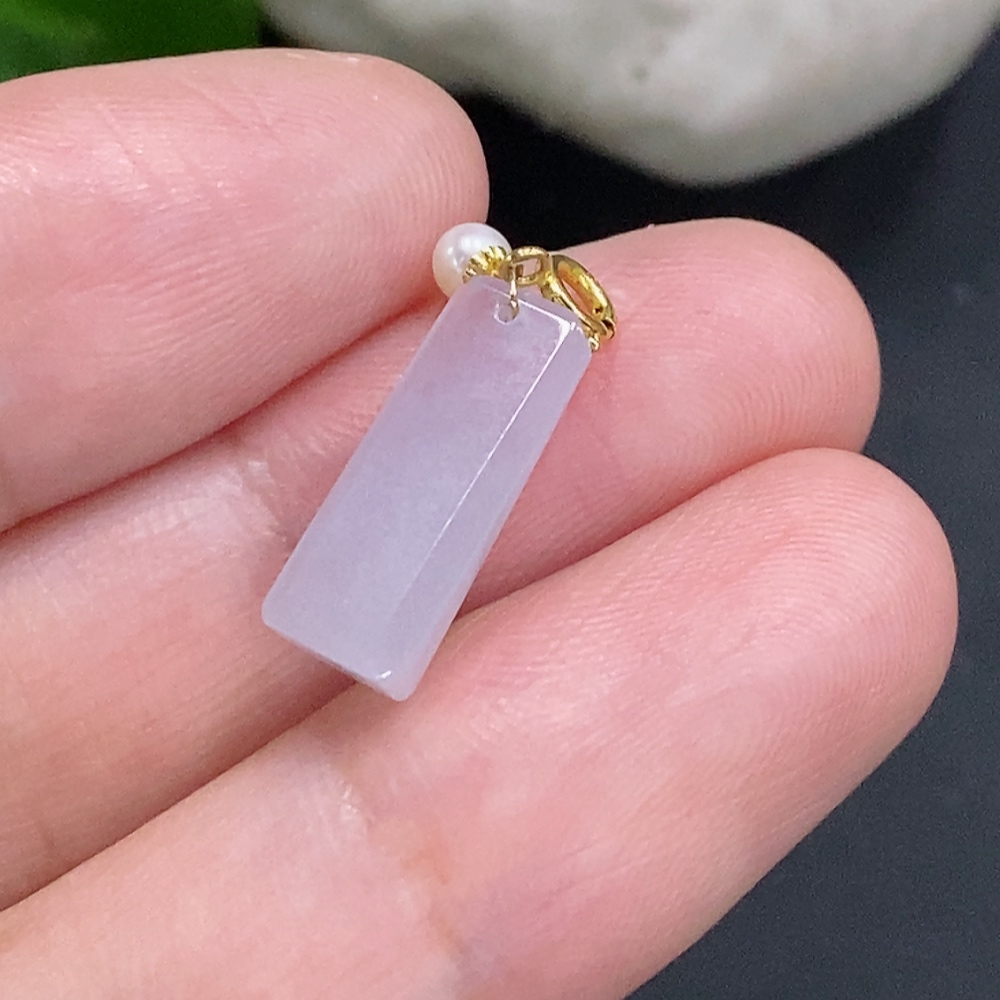 F34001204 Jadeite Plain Pendant with 18K Gold Clasp, Total Weight Approx. 1g