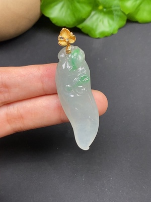 F45457961 翡翠挂件 18k 配镶钻石（大的非钻）总重约13.16g