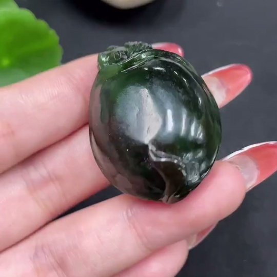 H35085204 Hetian Jade Pendant     Dominating the Top Position     Total Weight Approx. 28.6g