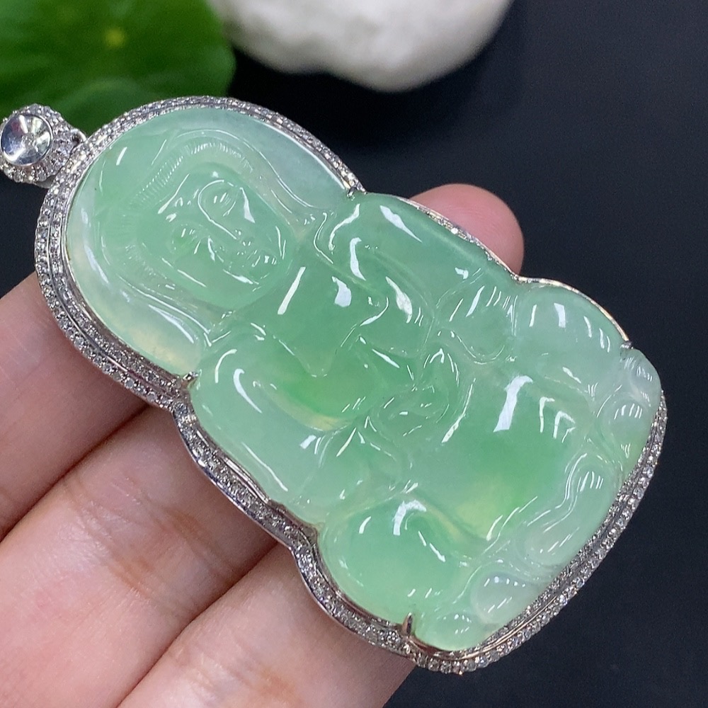 F33883557 Jadeite Guanyin Pendant in 18K Gold with Diamond Accents, Total Weight Approximately 18g