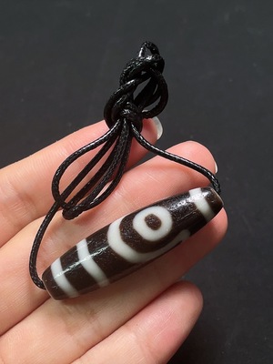 W32764439 Dzi bead pendant, total weight including cord approximately 12.94g, size about 47.2mm