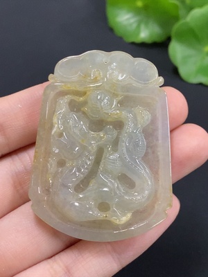 F41936712 翡翠龙牌挂件 货品总重约27.1克
