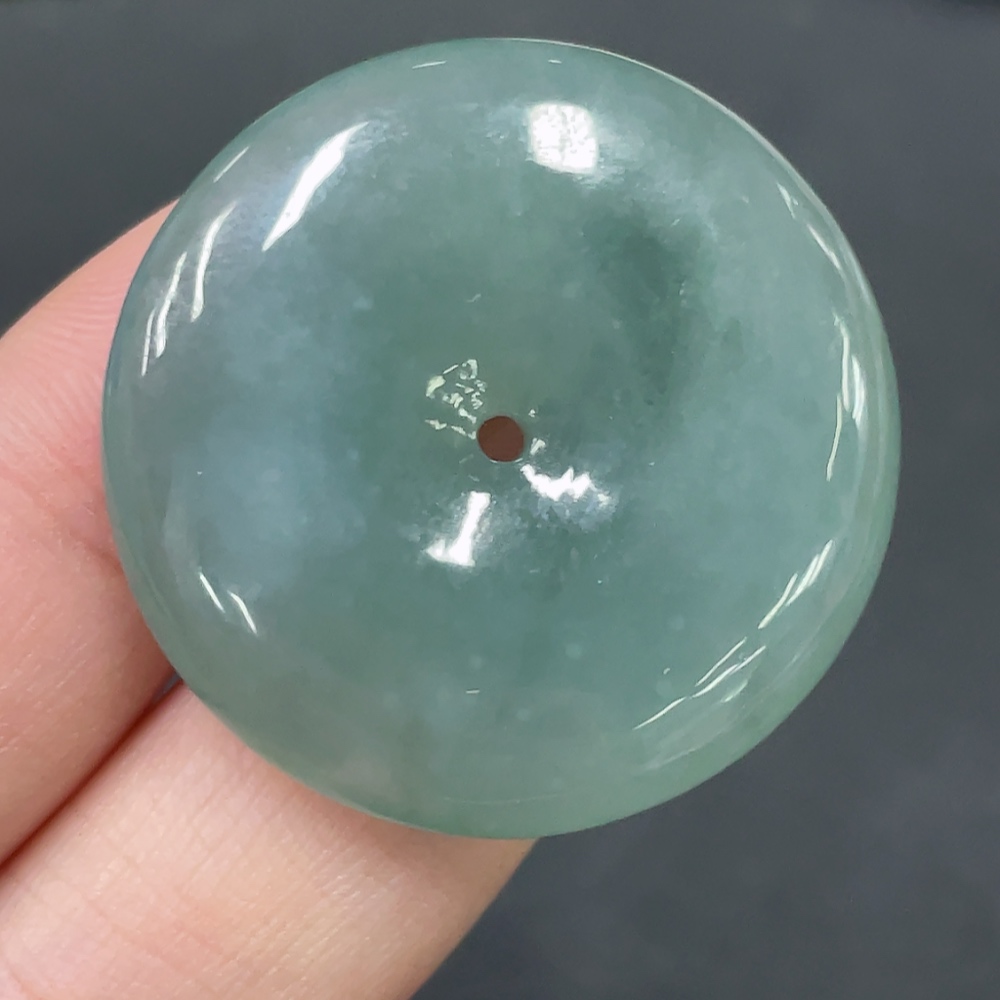 F20267740 Jadeite Peace Knot Pendant Total Weight 14.634g