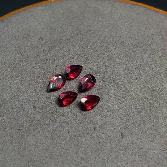 C33920770 Garnet Rough Stone Total Weight Approx.4.69Ct Sell as a Lot