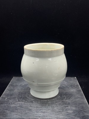 W34048891 Porcelain, Intact, Export Period Celadon Jar