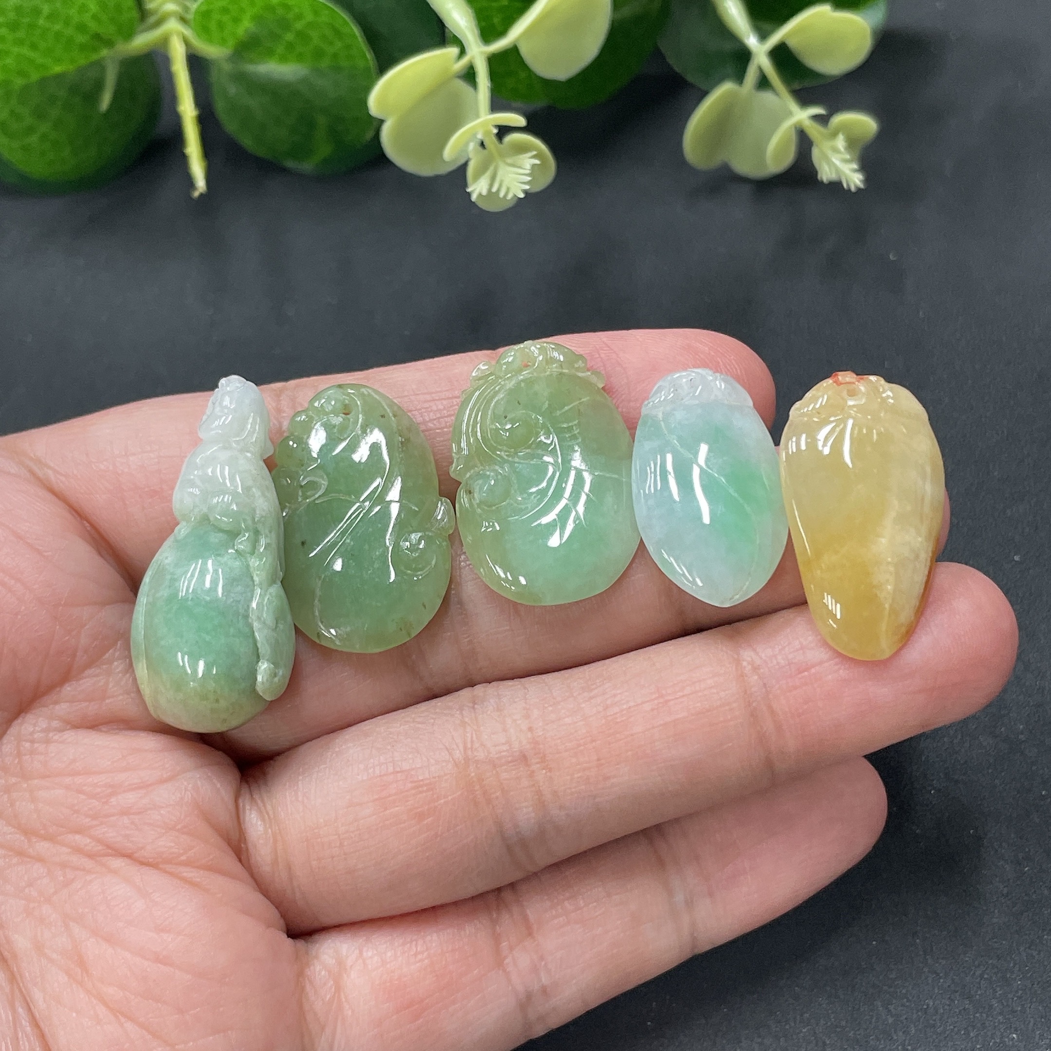F10077538 Jadeite Pendants Sell as a Lot