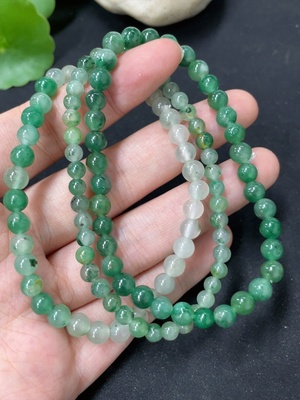H41891281 非洲翠（独龙玉）手串     卡5.6/5.3/4.5mm左右    货品总重约22.8g