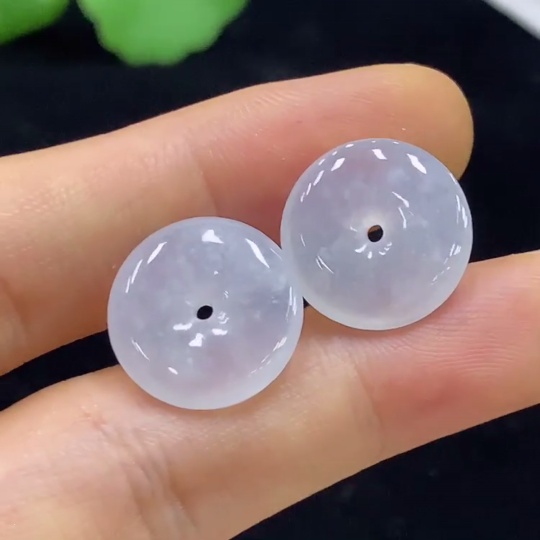 F35134745 Jadeite Peace Knot Pendants Sell as a Lot