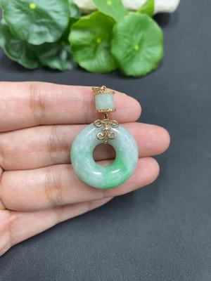 F0833259 Jadeite Peace Ring with Fine Crack Lines and G18K Imprint Clasp