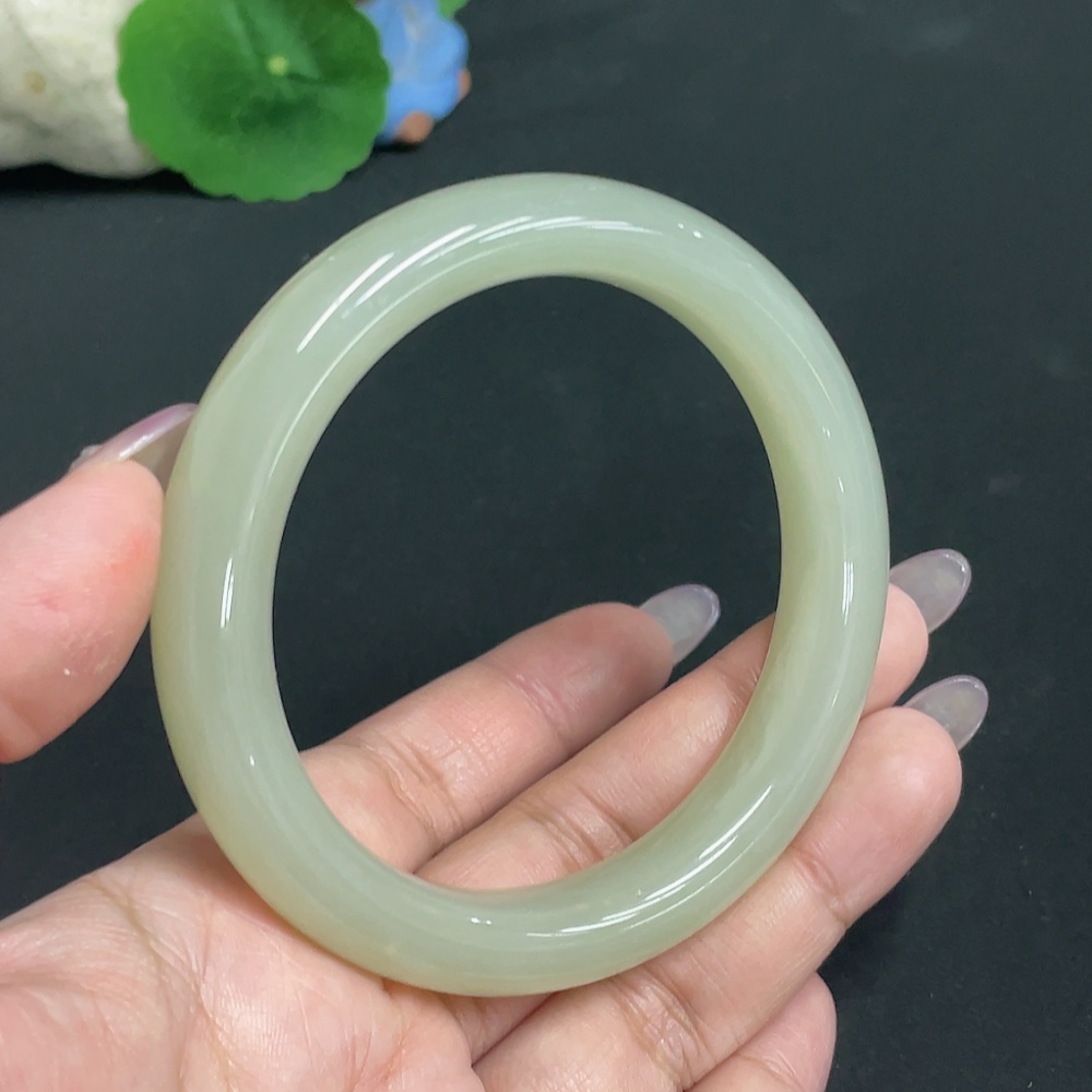 H33932295 Hetian Jade Round Bracelet Size 61.4 Total Weight Approx. 62.3g