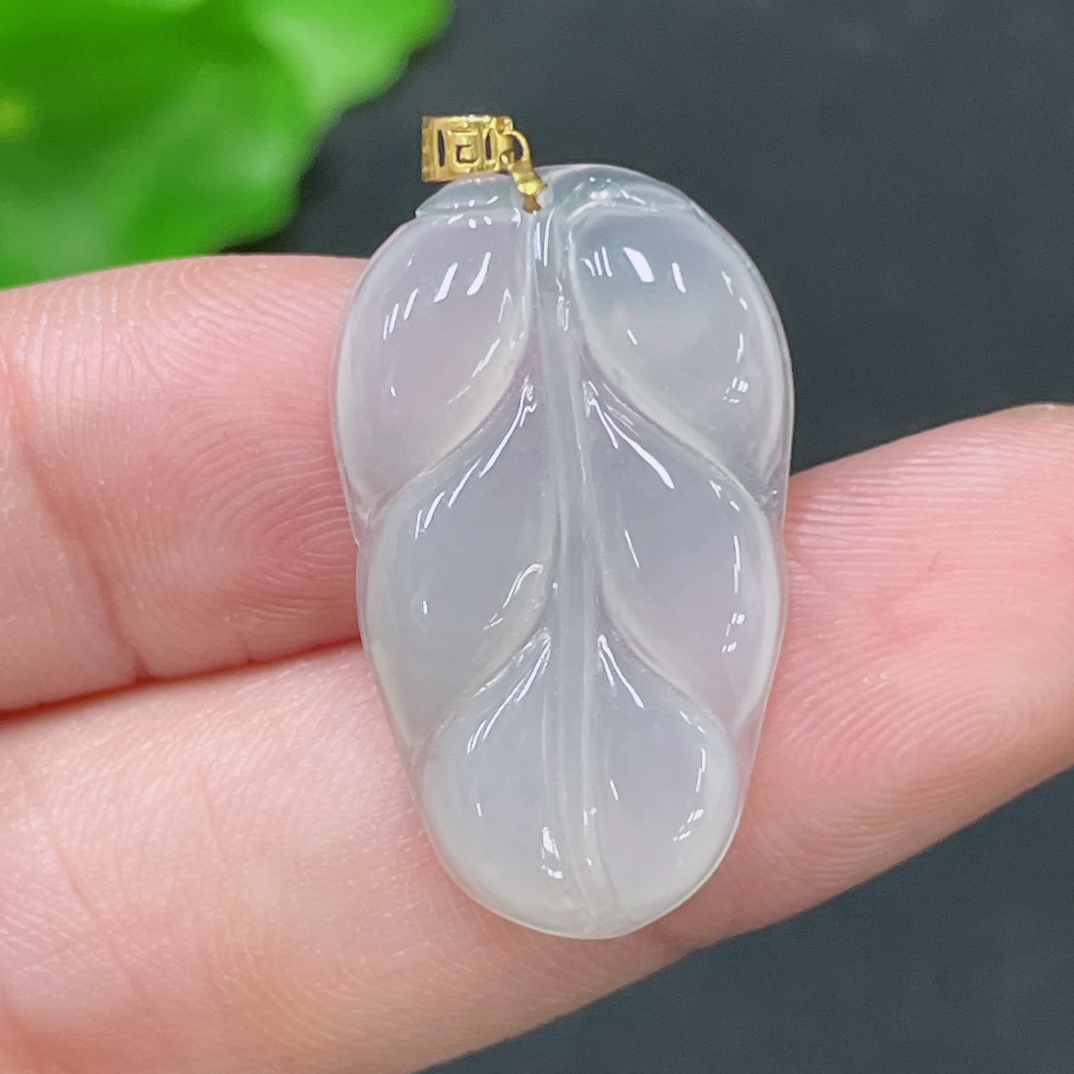 F33894196 Jadeite Leaf Pendant 18K Gold Total Weight Approx. 2.5g