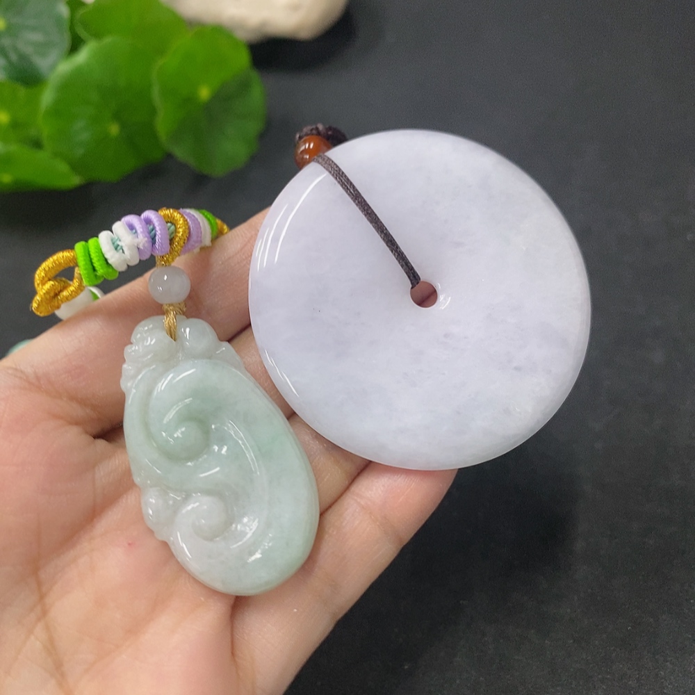 F31662368 Jadeite Pendant Sell as a Lot