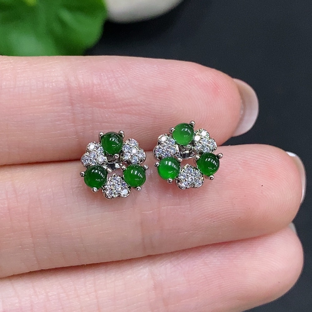F34034151 Jadeite cabochon stud earrings, non-gold setting, total weight approx. 1.3g