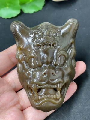 H46574485 和田玉手把件    货品总重约182.1g