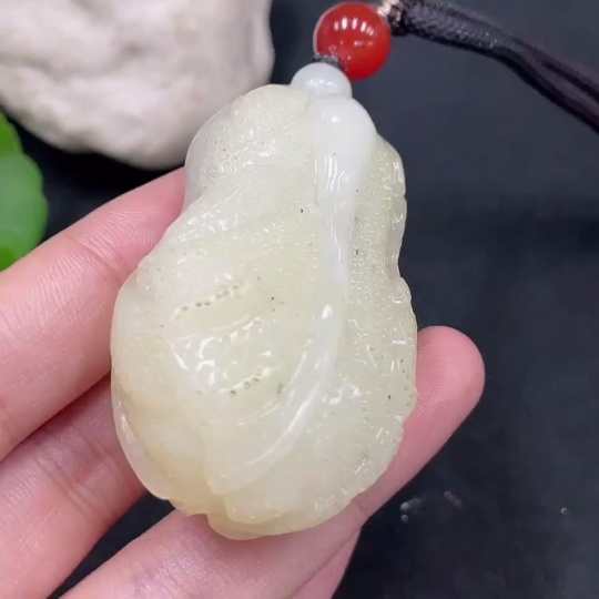 H30537787 Hetian Jade Pendant  Chinese Cabbage