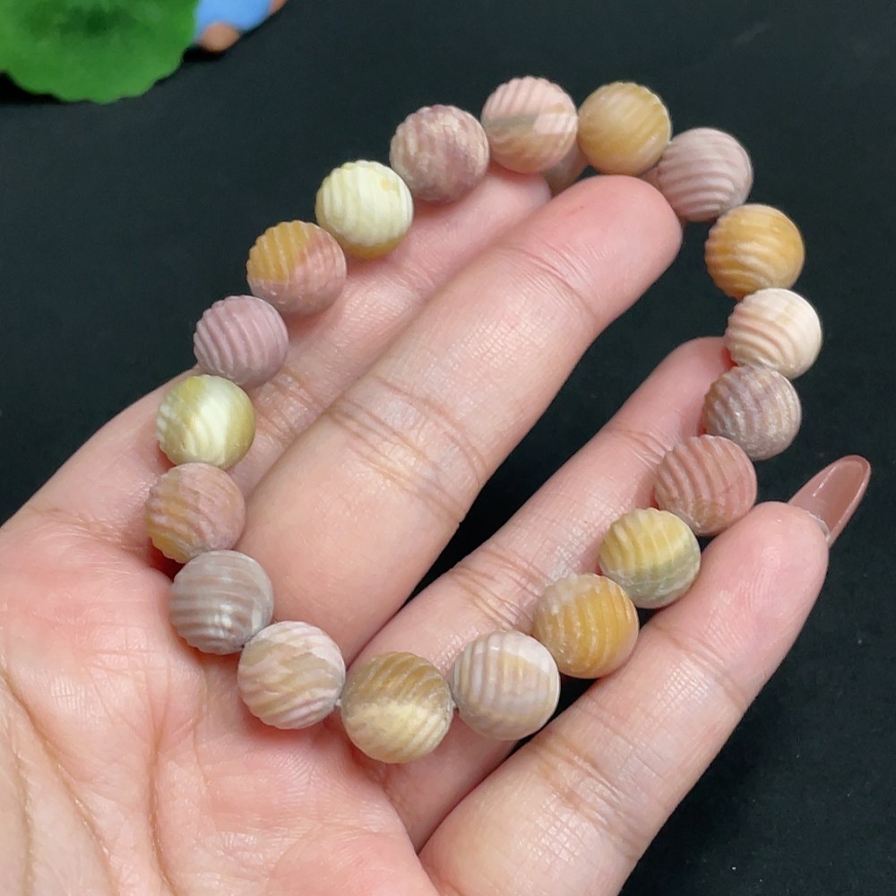 H35101176 Alashan Agate Bracelet, approx. 10.7mm, containing other mineral components, total weight approx. 29.6g