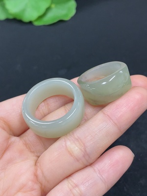 H46559645 和田玉戒圈    圈口14/19  货品总重约10.7g