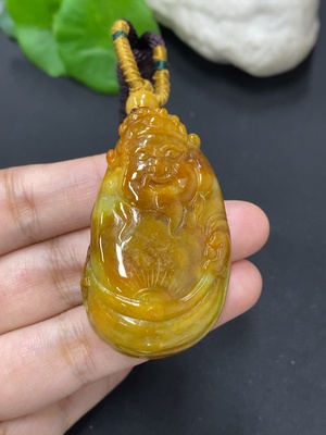 F43162646 翡翠财神挂件 货品含绳总重约50.2克（颜色成因未定）