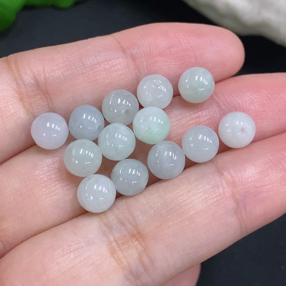 F34071700 Jadeite Beads Sell as a Lot