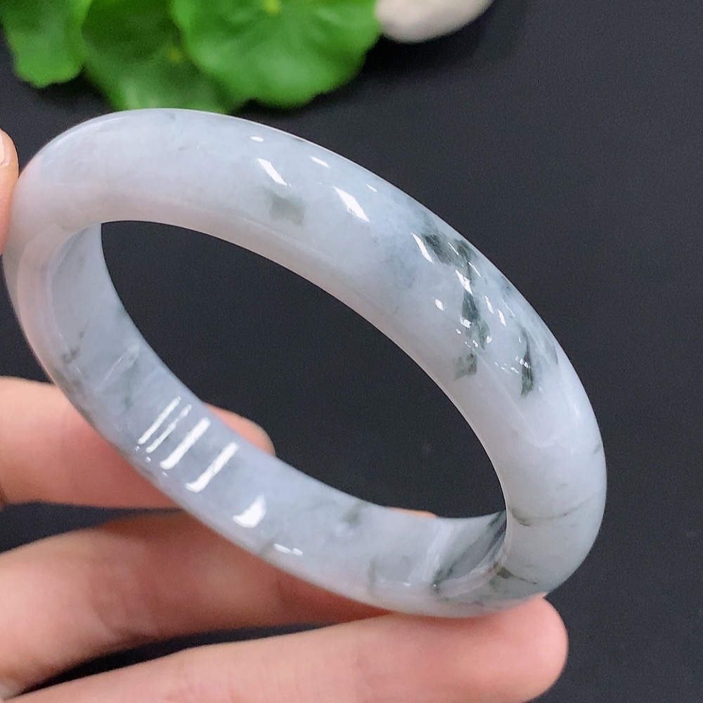 F30543391 Jadeite Regular Round Bangle