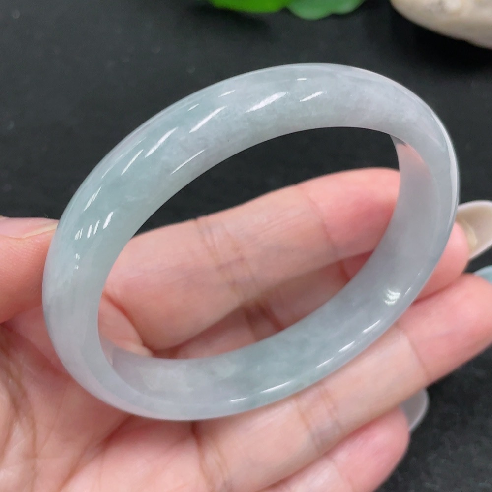 F33899708 Jadeite Noble Consort Bracelet Size 54.6/48.4 Total Weight Approx. 35.2g