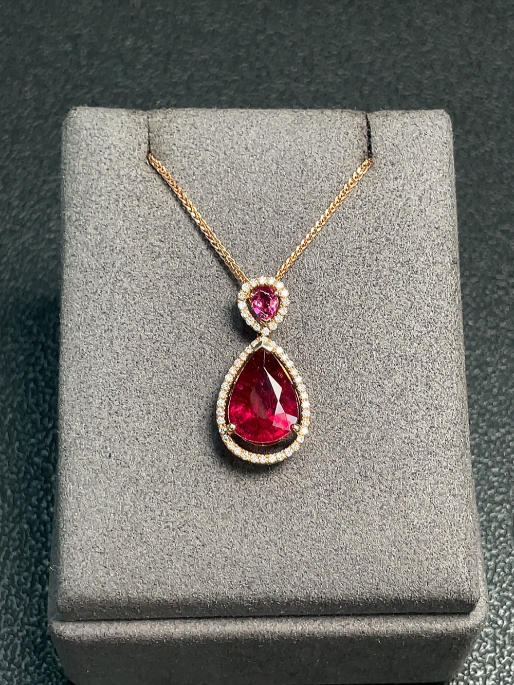 C32815605 18k Tourmaline Necklace with Diamond Accents, Total Weight Approx. 5.6g
