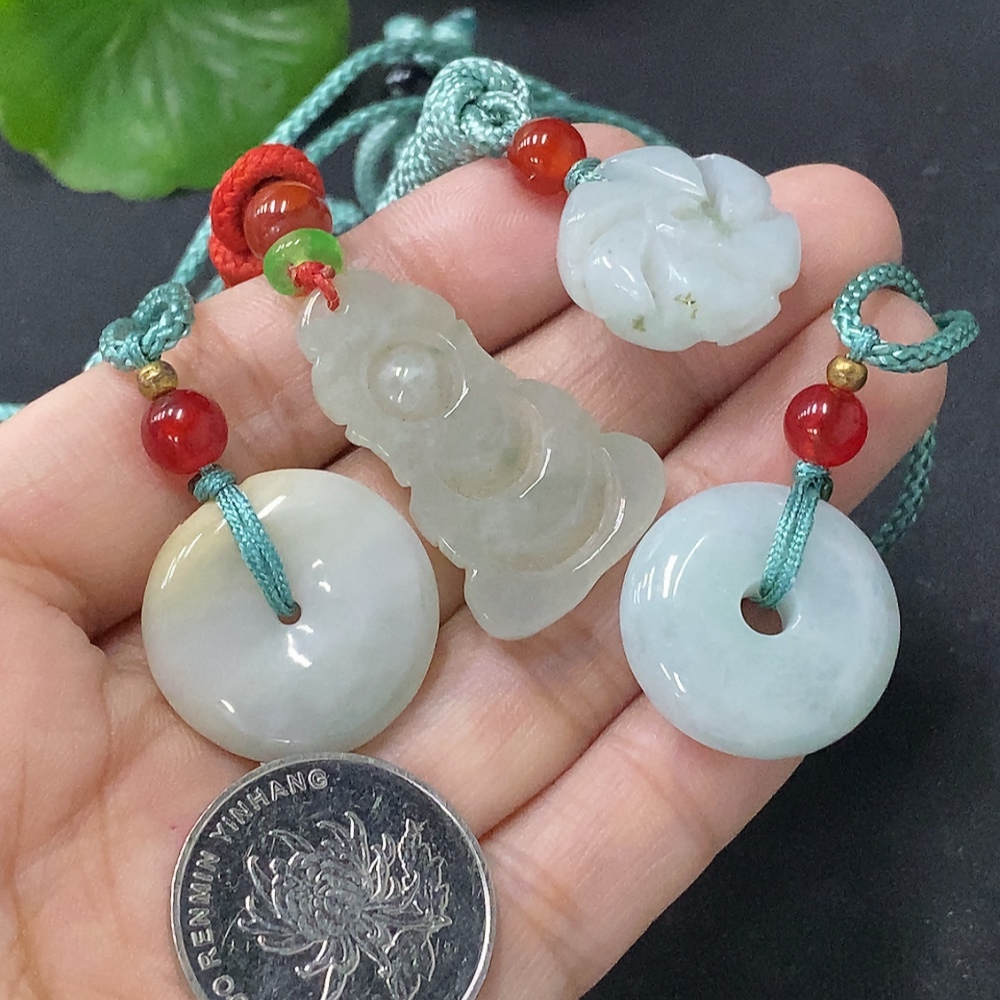 F33886628 Jadeite Pendant Sell as a Lot